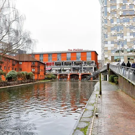 Xclusive Living In Centre, Kings Court