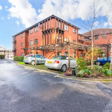 Xclusive Living In Centre, Kings Court * Birmingham