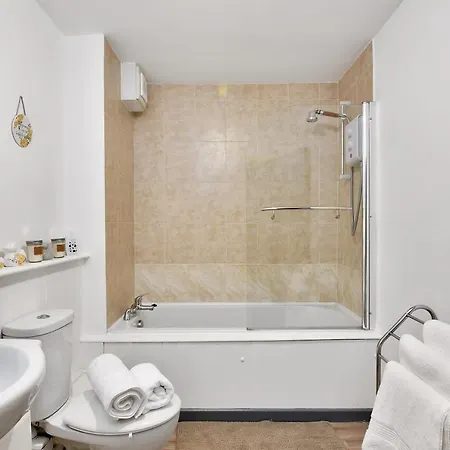 Apartment Xclusive Living In Centre, Kings Court